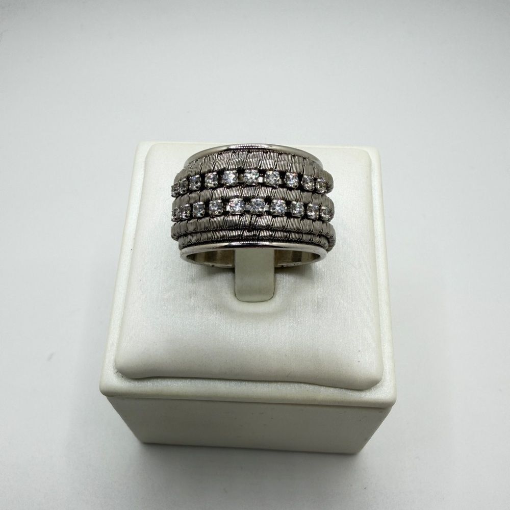 Solid Sterling silver, rhinestone wire wrap ring band!